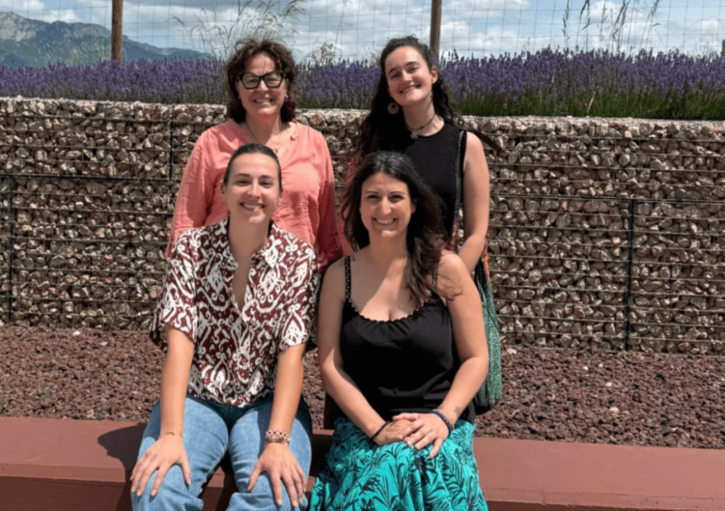 Ana Baz Moreno, Marta Machancoses Aisa, Uxue Olabarria y Lucia Abando San Pedro, equipo directivo ONG Amor Sin Barreras